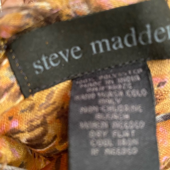 Steve Madden Fall Colors Scarf - Picture 7 of 7